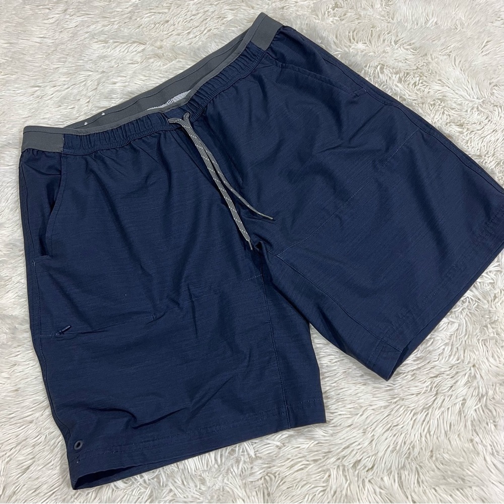 Columbia Omni shield Twisted Creek Mens Dark Blue shorts Large - Picture 4 of 15